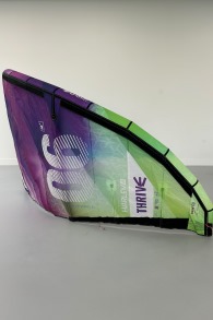 Harlem Kitesurfing-Thrive Kite (DEMO)