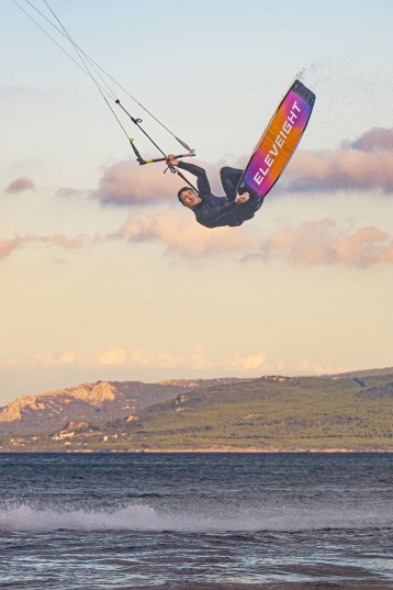 Eleveight-Master C+ V8 Kiteboard