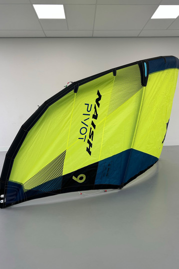 Naish-Pivot 2025 Kite (2nd)