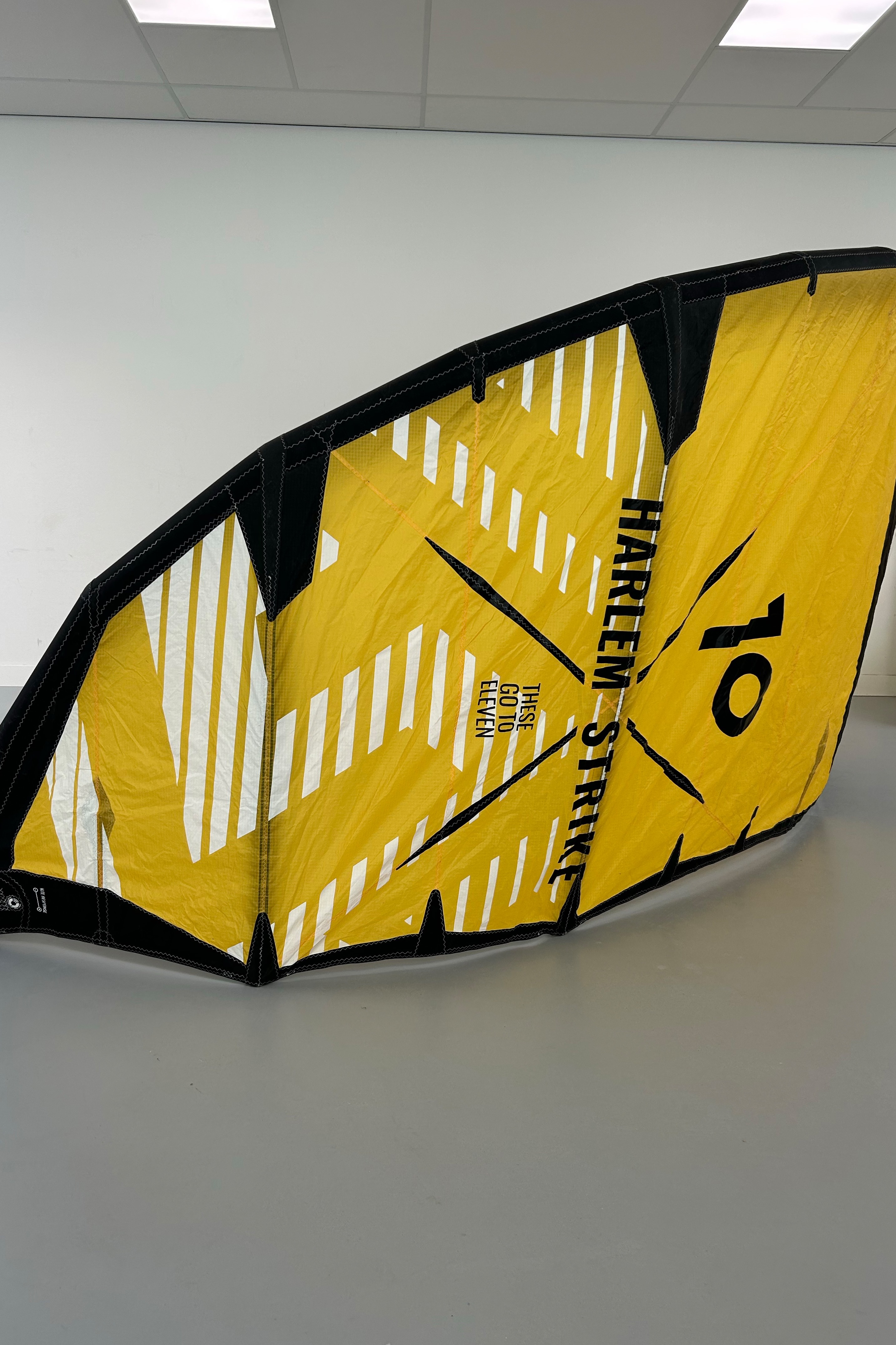 Harlem Kitesurfing-Harlem Strike V1 Kite (2nd)
